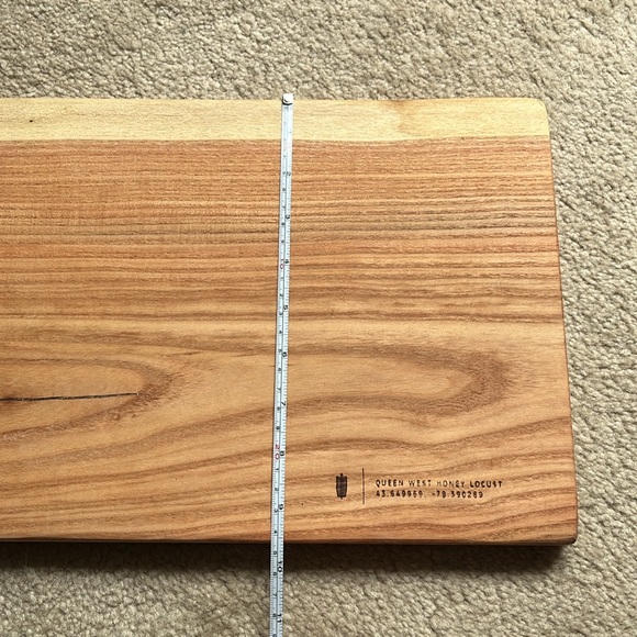 NWOT Reclaimed Honey Locust Wood Rustic Charcuterie or Cutting Board - Picture 13 of 14